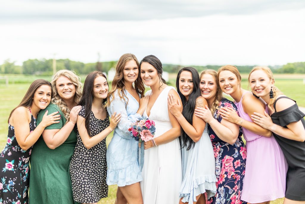 Covid-19 July wedding at Nickajack Farms in North Lawrence, Ohio. Akron and Canton, Ohio photographed by wedding and destination photographer, Bree Thompson.