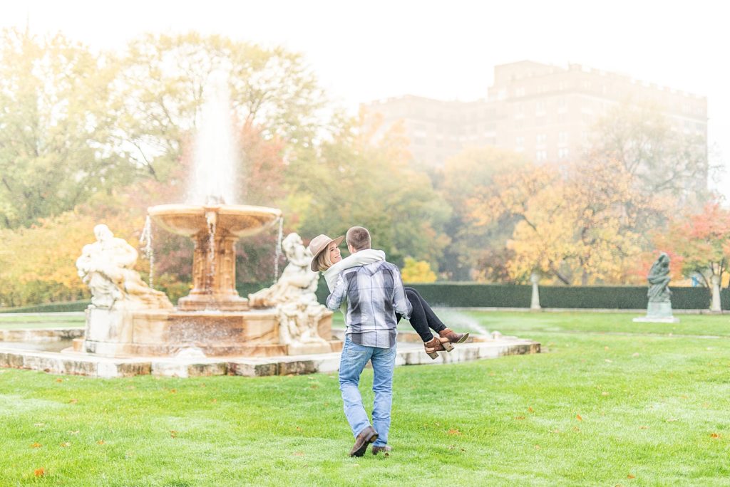 Cleveland Museum of Art in Cleveland, Ohio engagement session by San Diego luxury Wedding Photographer, Bree Thompson Photography. Cleveland bride and groom, Laura and DJ's autumn engagement session in the rain.