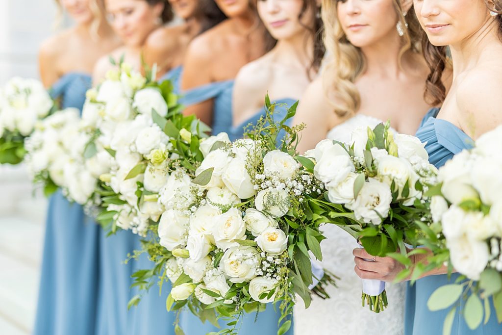 Blue and navy summer luxury wedding at The Butler Institute of American Art.